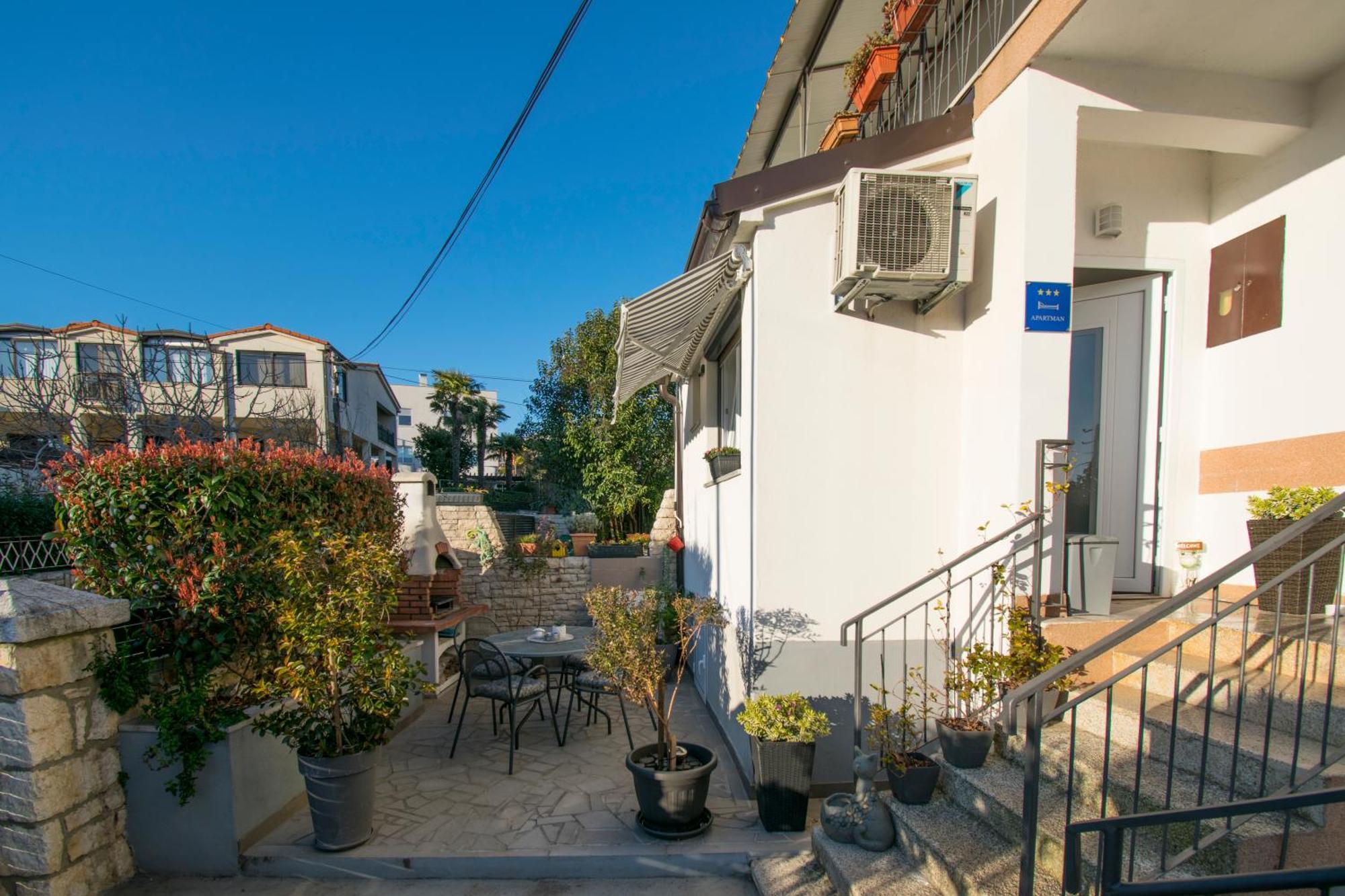 Apartment Edera, Near The Town In A Quiet Location โรวีน ภายนอก รูปภาพ